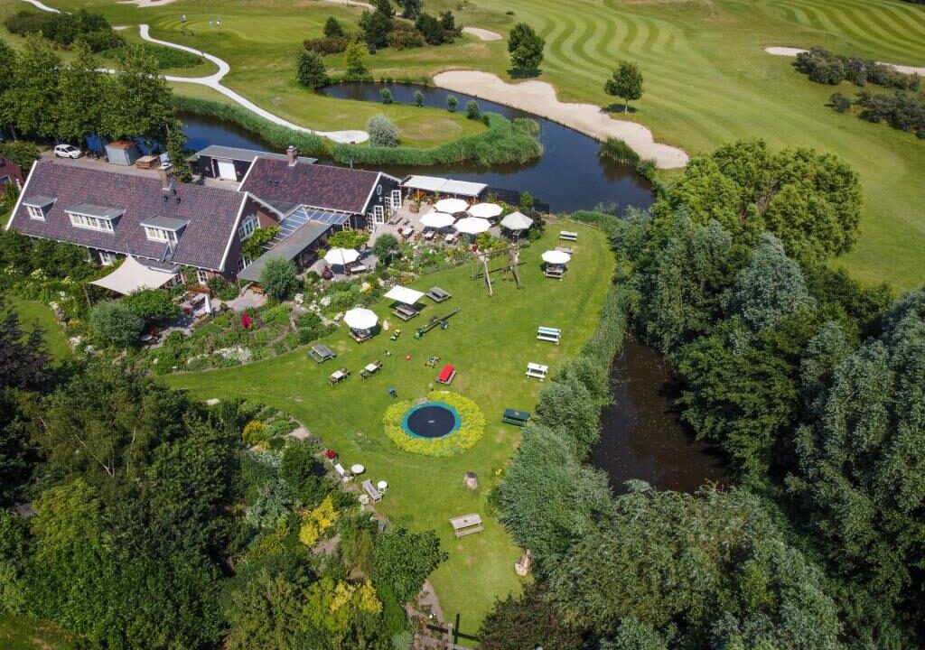 Thee- en pluktuin De Sfeerstal